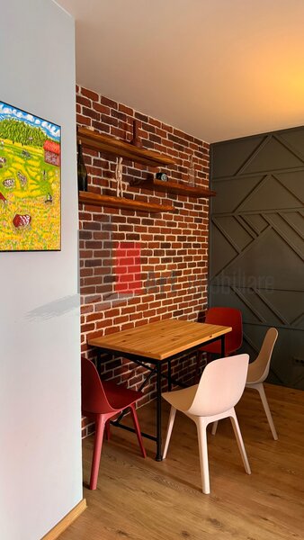 Parcul Carol, Viilor, apartament cu 2 camere de inchiriat cu centrala.