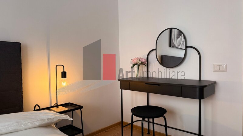 Parcul Carol, Viilor, apartament cu 2 camere de inchiriat cu centrala.