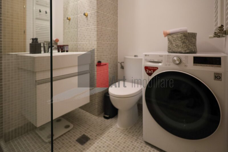 Parcul Carol, Viilor, apartament cu 2 camere de inchiriat cu centrala.